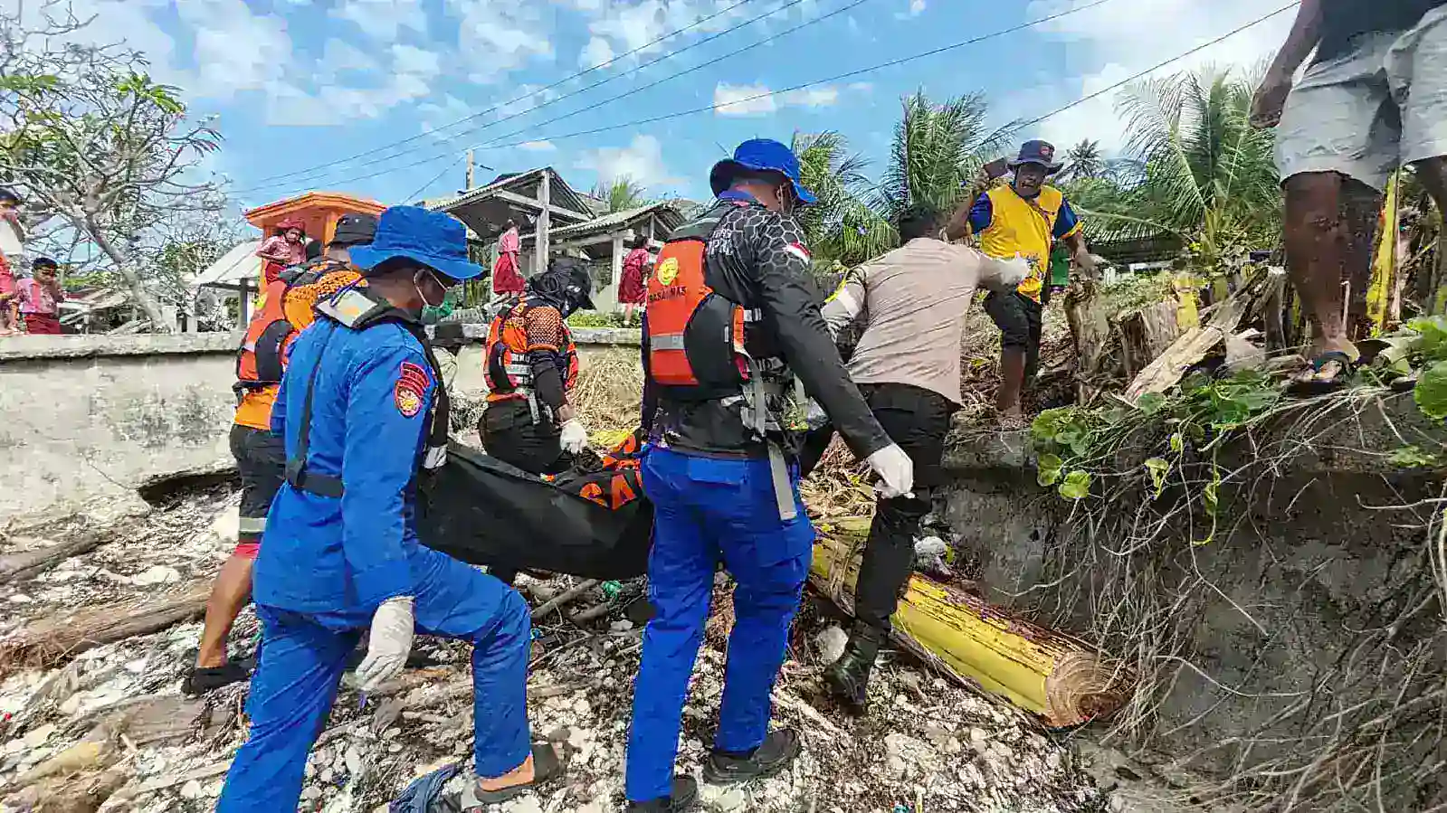Hari ketiga pencarian, seorang warga asal Kepulauan Tanimbar ditemukan Tim SAR Gabungan meninggal dunia